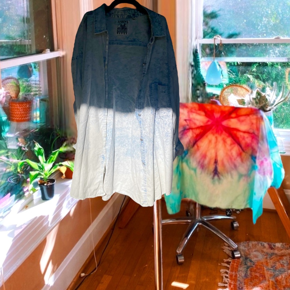 Light Wash Acid Vintage Oversized Button Down 🍁